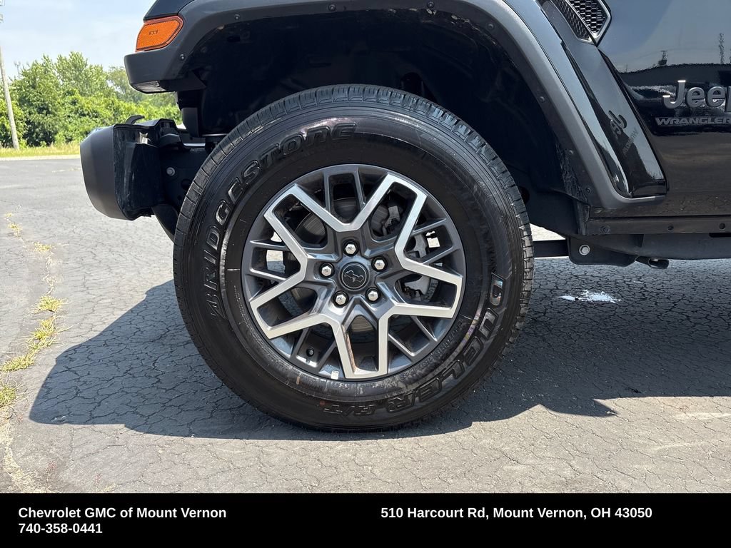 Used 2026 Jeep Wrangler Unlimited Sahara AWD/4WD image 36