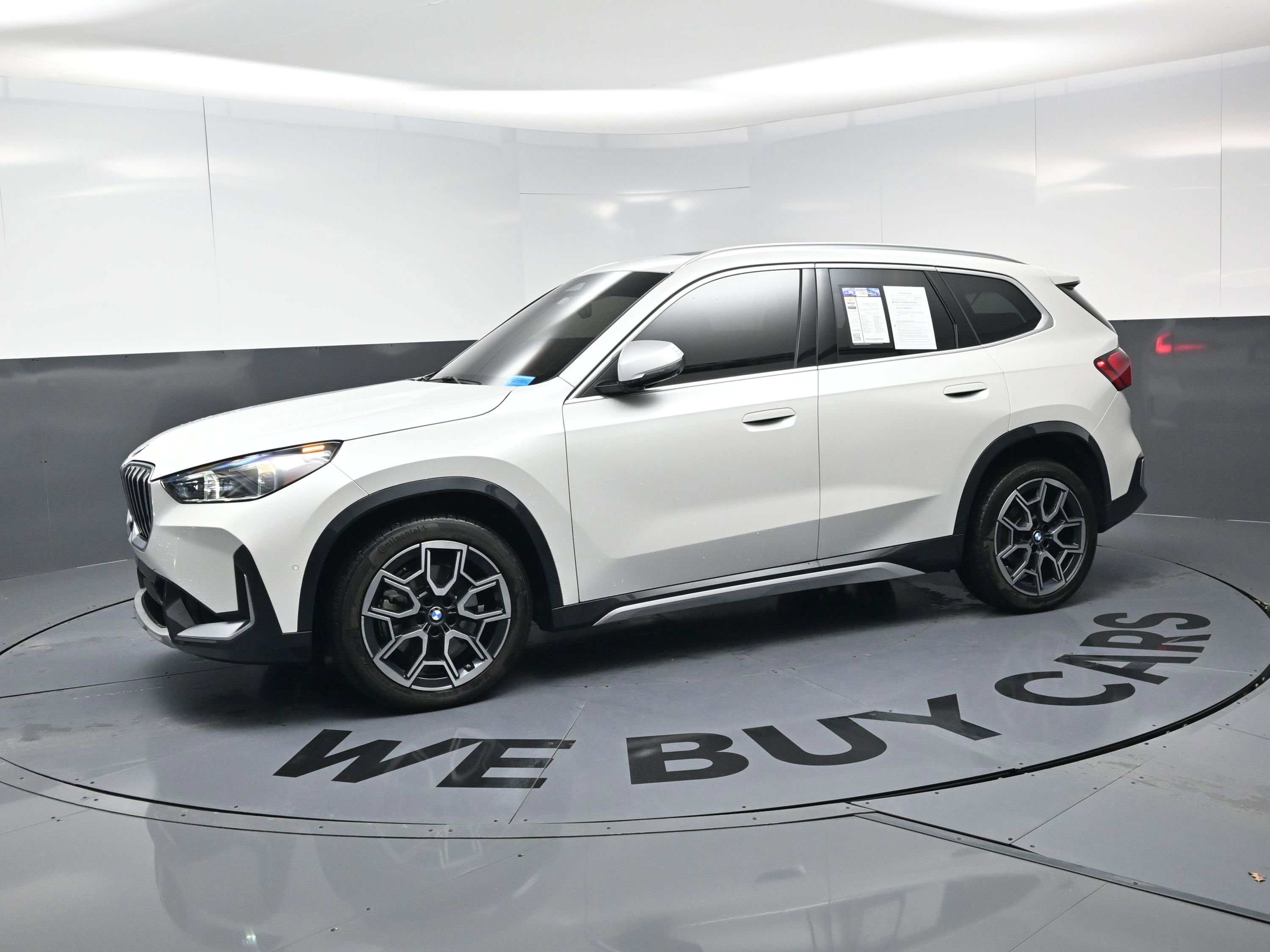 Used 2023 BMW X1 xDrive28i w/ Premium Package image 6