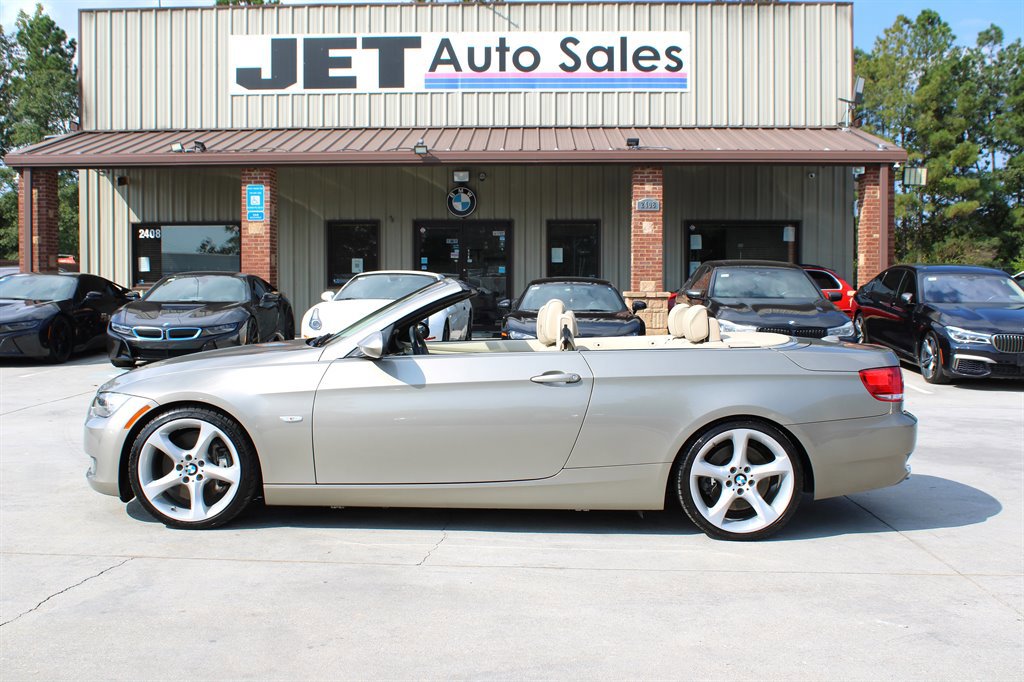 Used 2009 BMW 335i Convertible image 6
