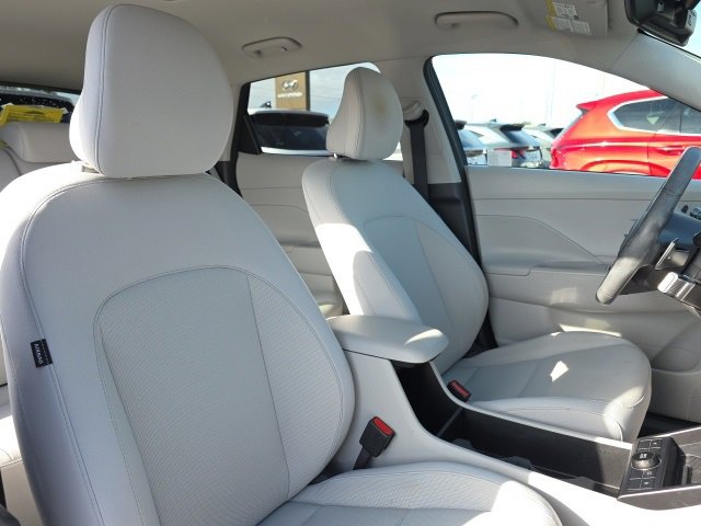 Certified 2024 Hyundai Kona SEL w/ Convenience Package image 9