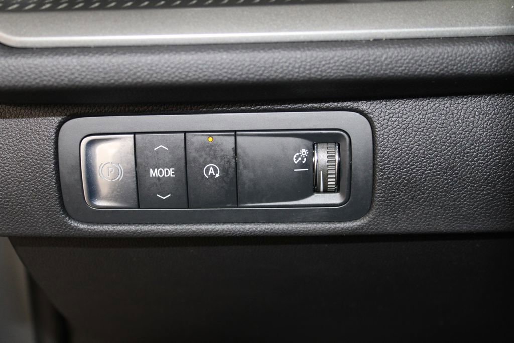 Used 2024 Chevrolet Traverse LT image 42