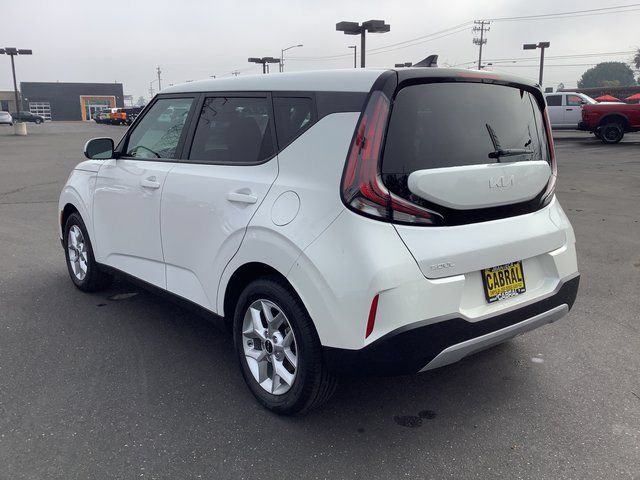 Used 2024 Kia Soul LX w/ Option Group 015 FWD image 21