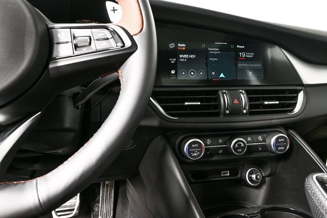 New 2025 Alfa Romeo Giulia w/ Driving Assist Package image 16