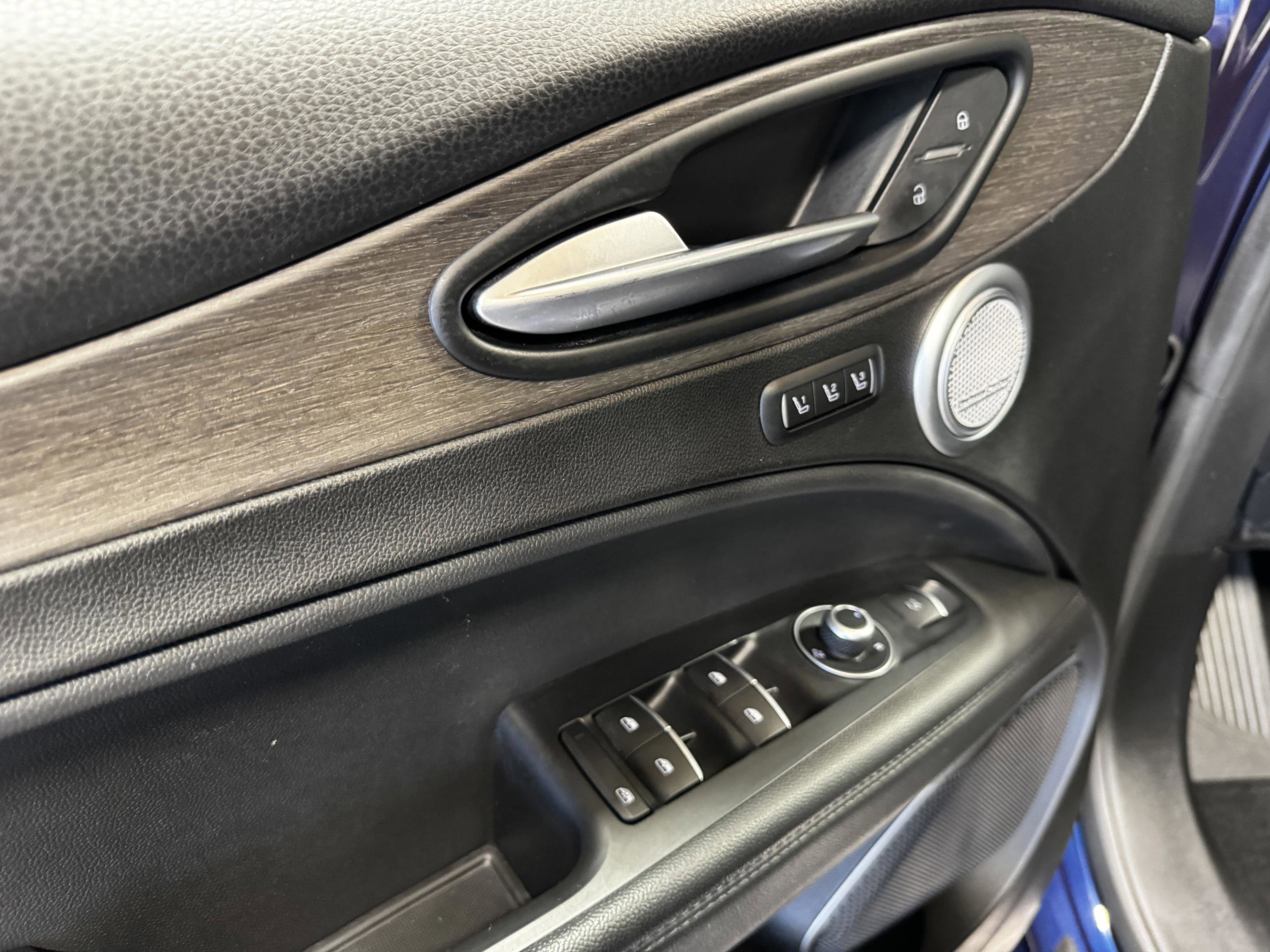 Used 2020 Alfa Romeo Stelvio Ti w/ Nero Edizione image 36