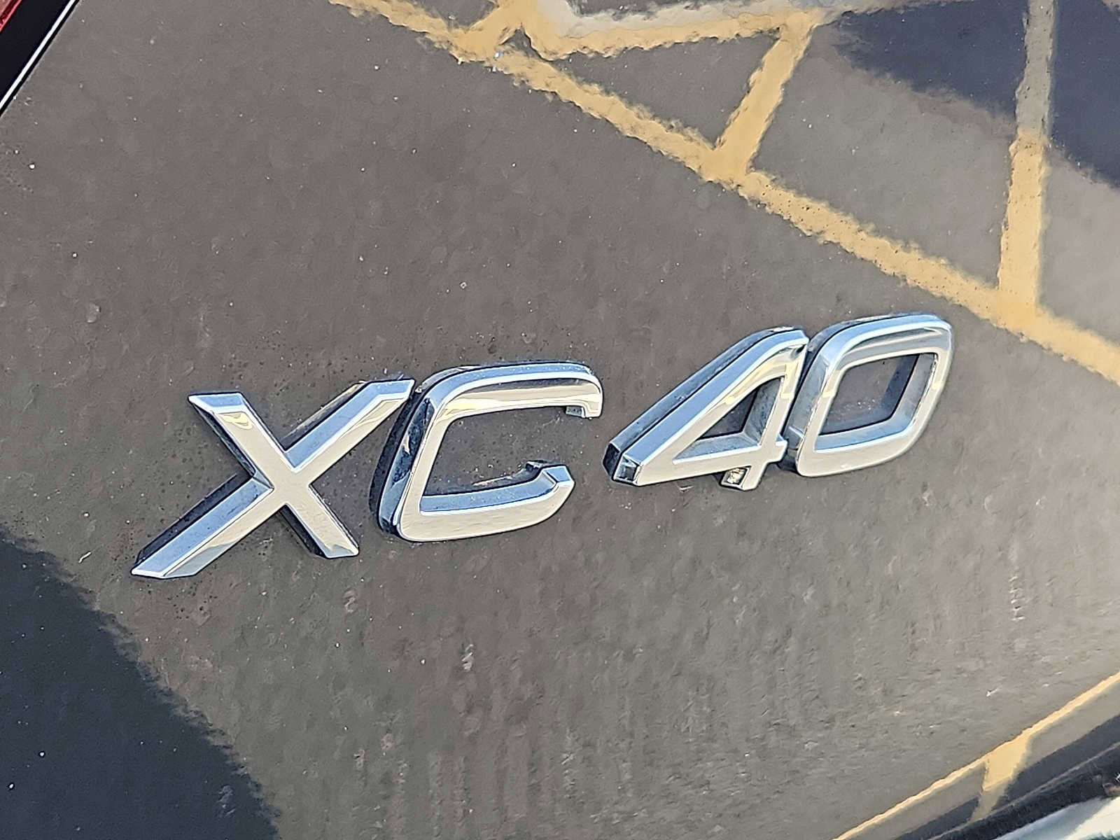 Used 2020 Volvo XC40 T5 R-Design w/ Protection Package Premier image 27