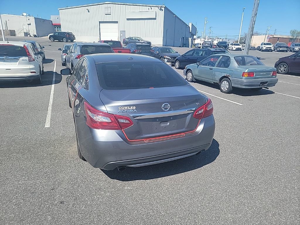 Used 2018 Nissan Altima 2.5 SL w/ 2.5 SL Technology Package FWD image 9