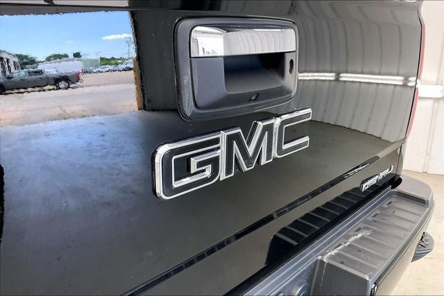 Used 2018 GMC Sierra 2500 Denali w/ Duramax Plus Package AWD/4WD image 32