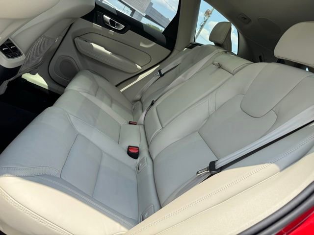Used 2024 Volvo XC60 B5 Ultimate image 38