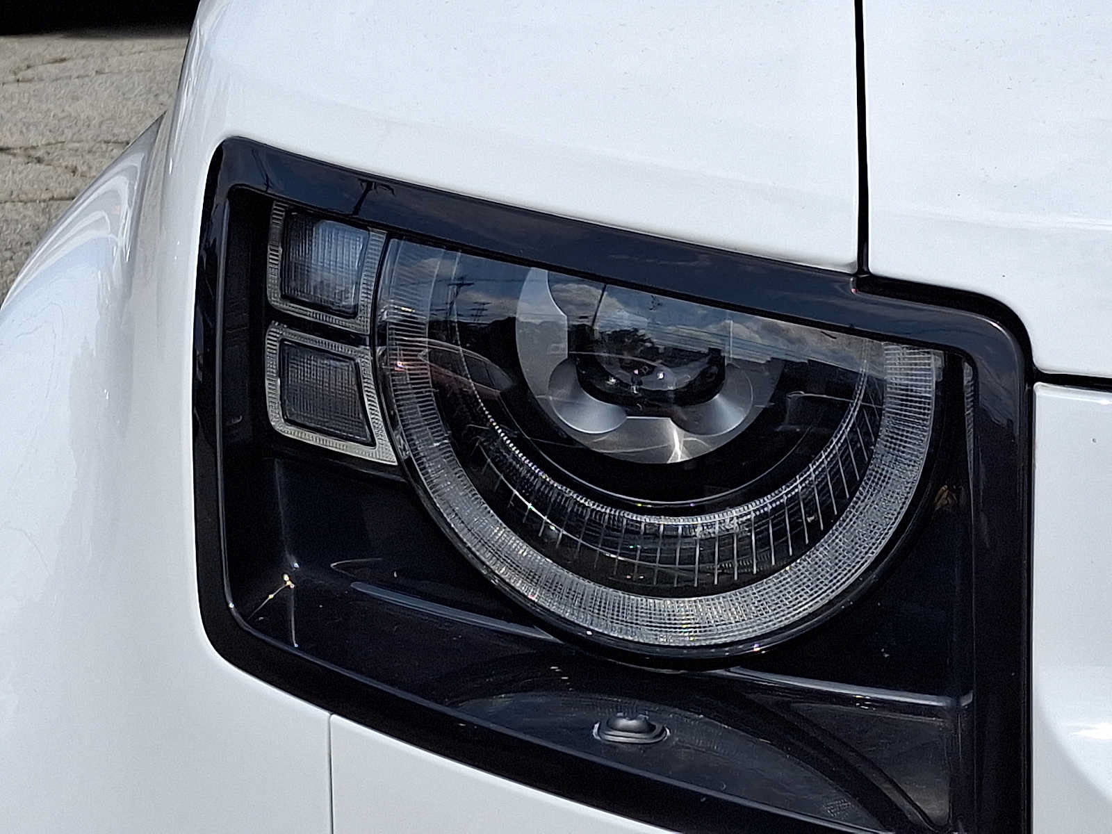 Used 2024 Land Rover Defender 110 S AWD/4WD image 9