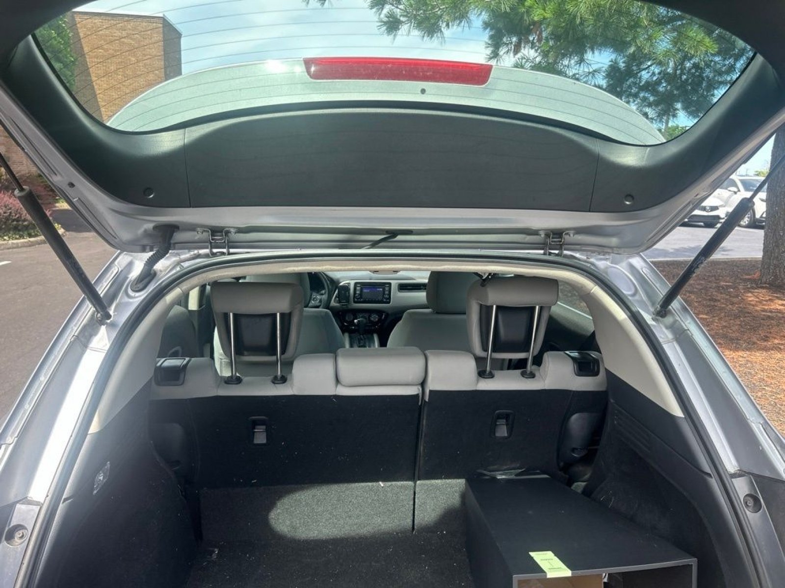 Used 2022 Honda HR-V LX image 14