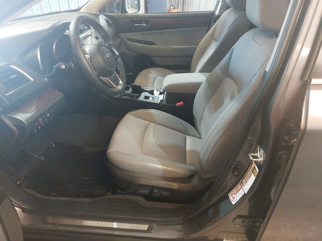 Used 2018 Subaru Outback 2.5i Limited AWD/4WD image 15