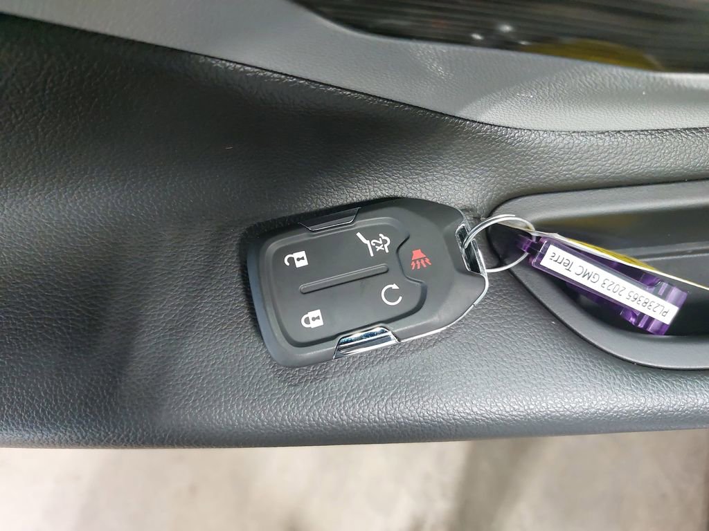 Used 2023 GMC Terrain SLE w/ Driver Convenience Package image 34
