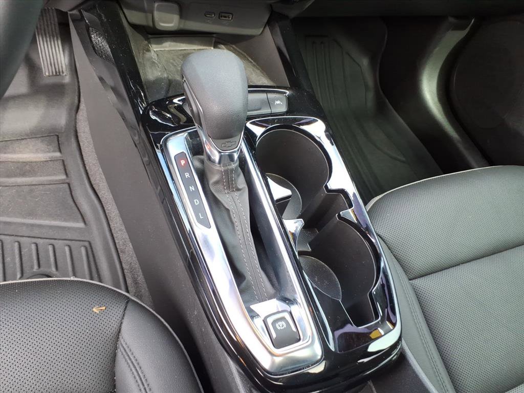 Used 2025 Chevrolet Trax ACTIV w/ Sunroof Package image 16