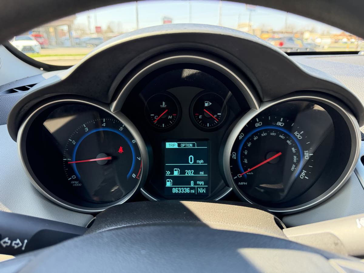 Used 2016 Chevrolet Cruze LS image 25