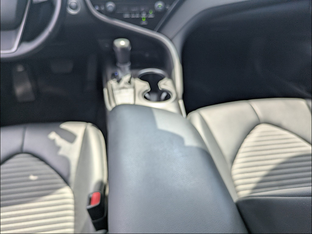 Used 2022 Toyota Camry SE w/ Audio Upgrade Package FWD image 15