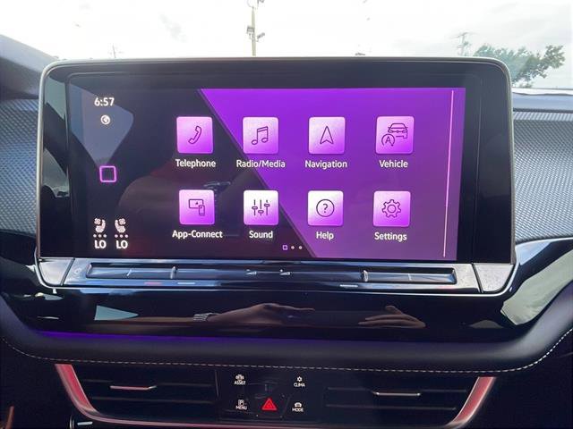 Used 2024 Volkswagen Atlas Cross Sport SEL Premium R-Line image 21