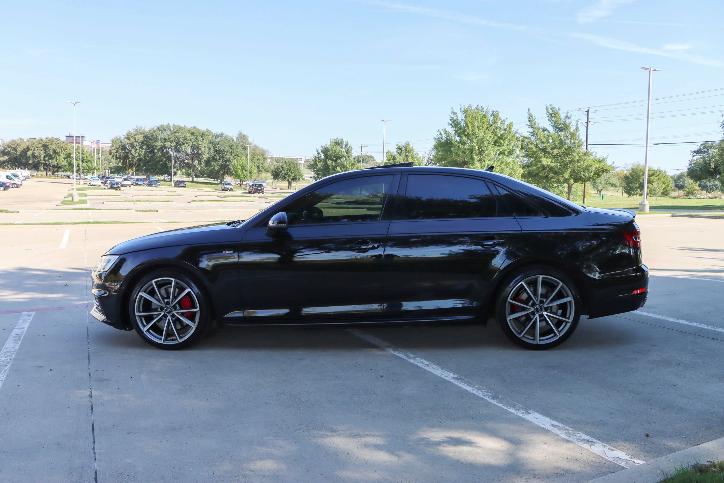Used 2018 Audi A4 2.0T Premium Plus w/ Premium Plus Package AWD/4WD image 4