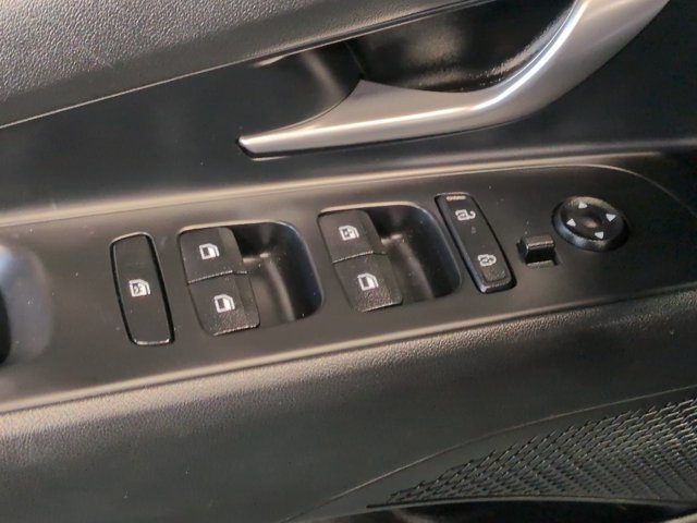 Used 2025 Hyundai Elantra SEL FWD image 21