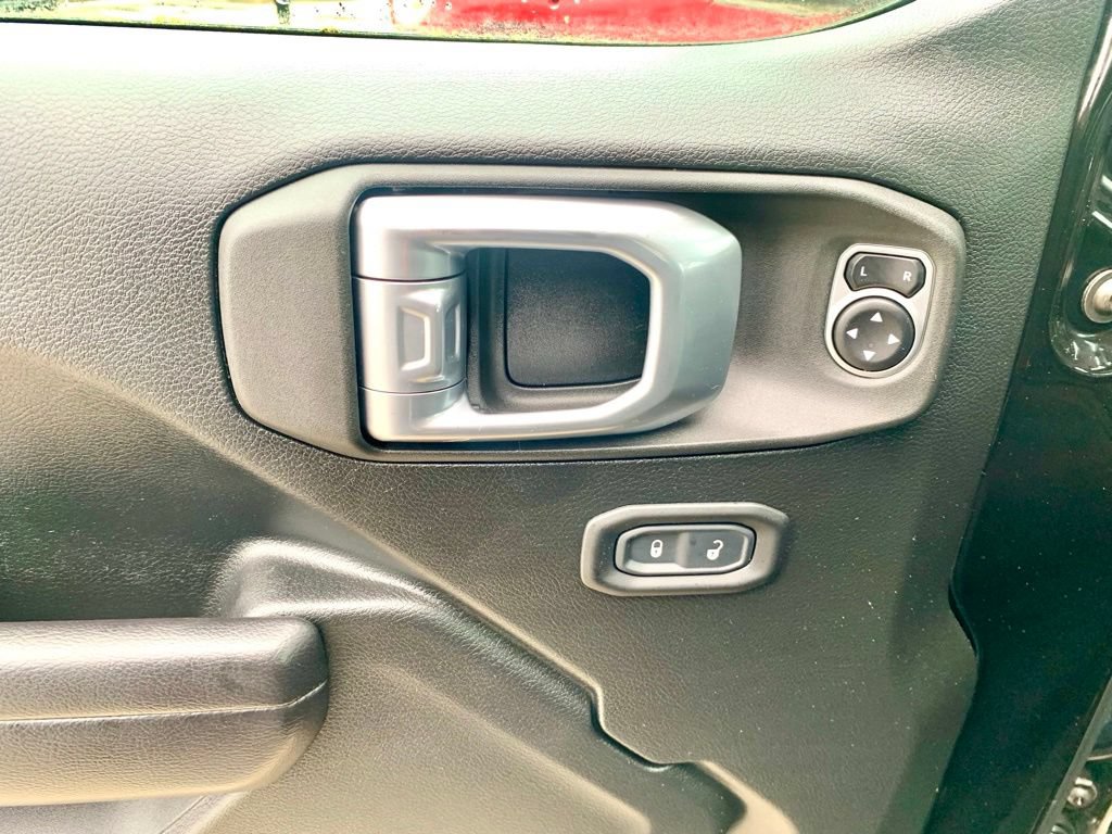 Used 2020 Jeep Gladiator Rubicon AWD/4WD image 12