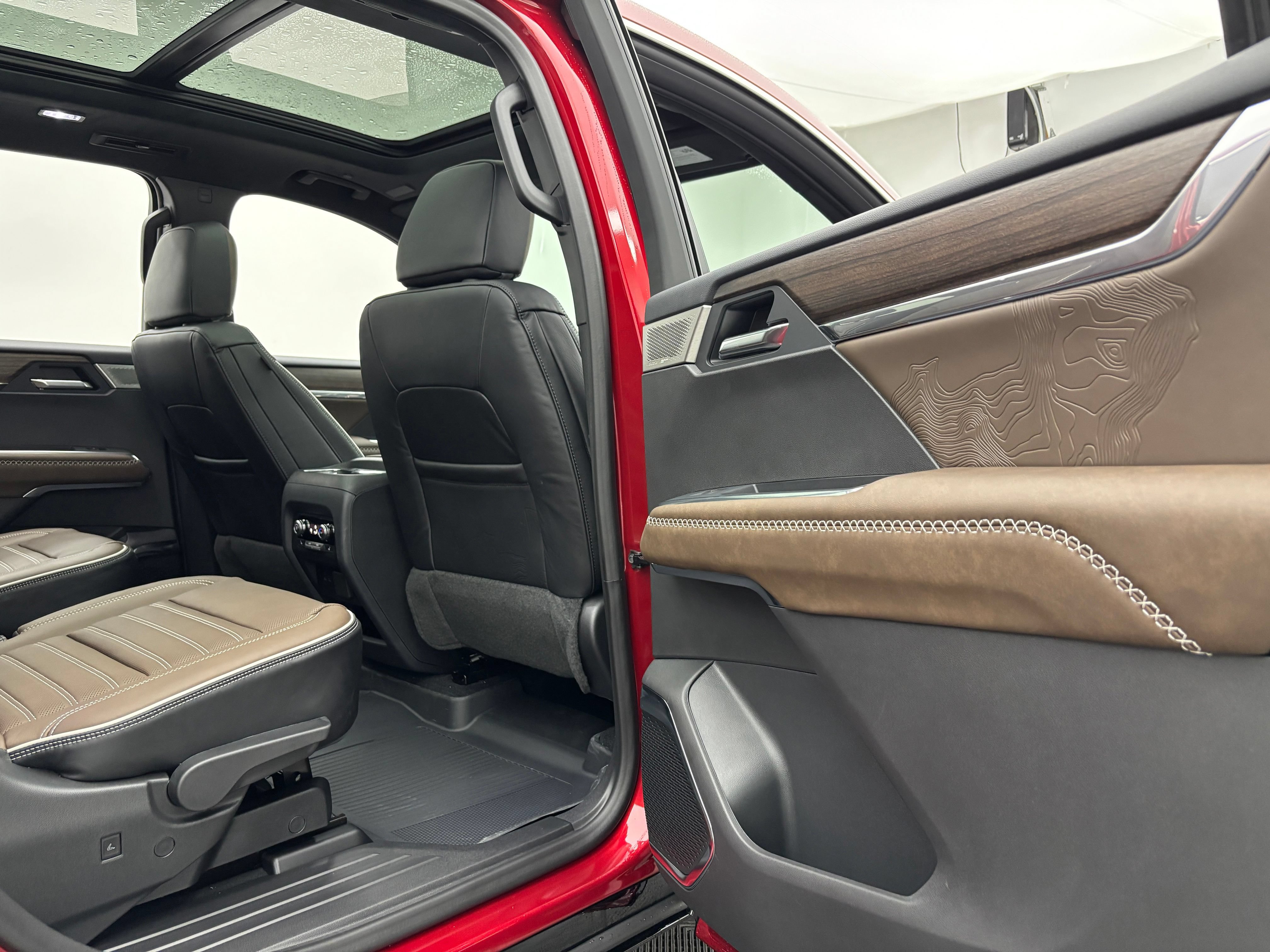 New 2027 GMC Acadia Denali Ultimate w/ LPO, Floor Liner Package AWD/4WD image 42