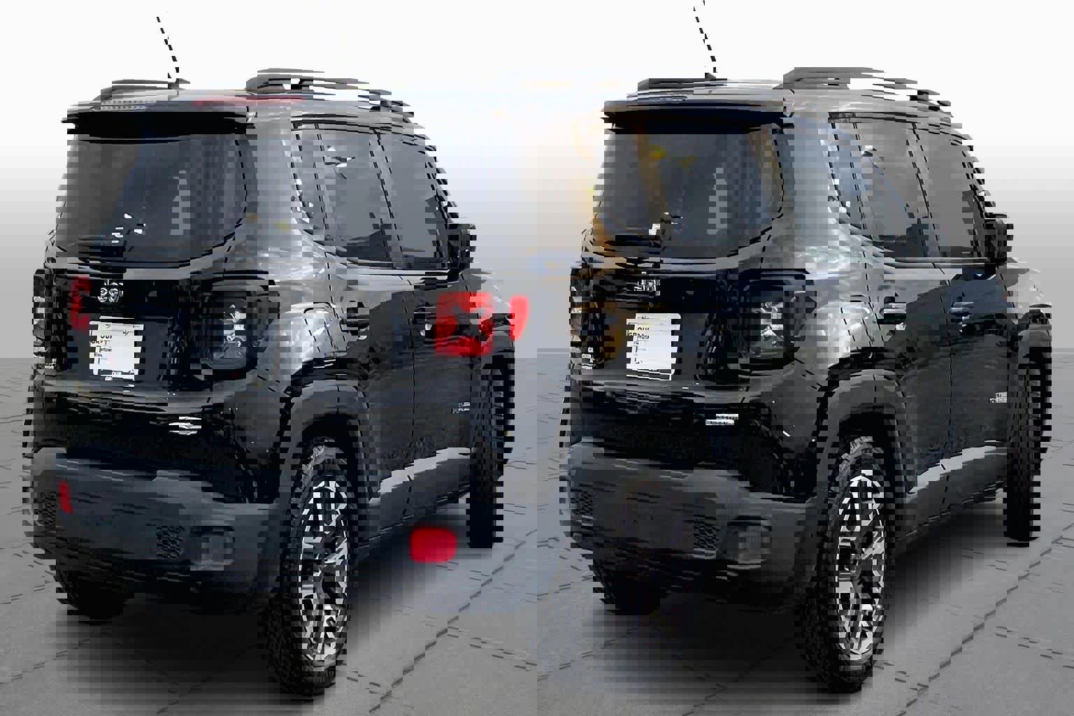 Used 2015 Jeep Renegade Latitude w/ Popular Equipment Group image 13