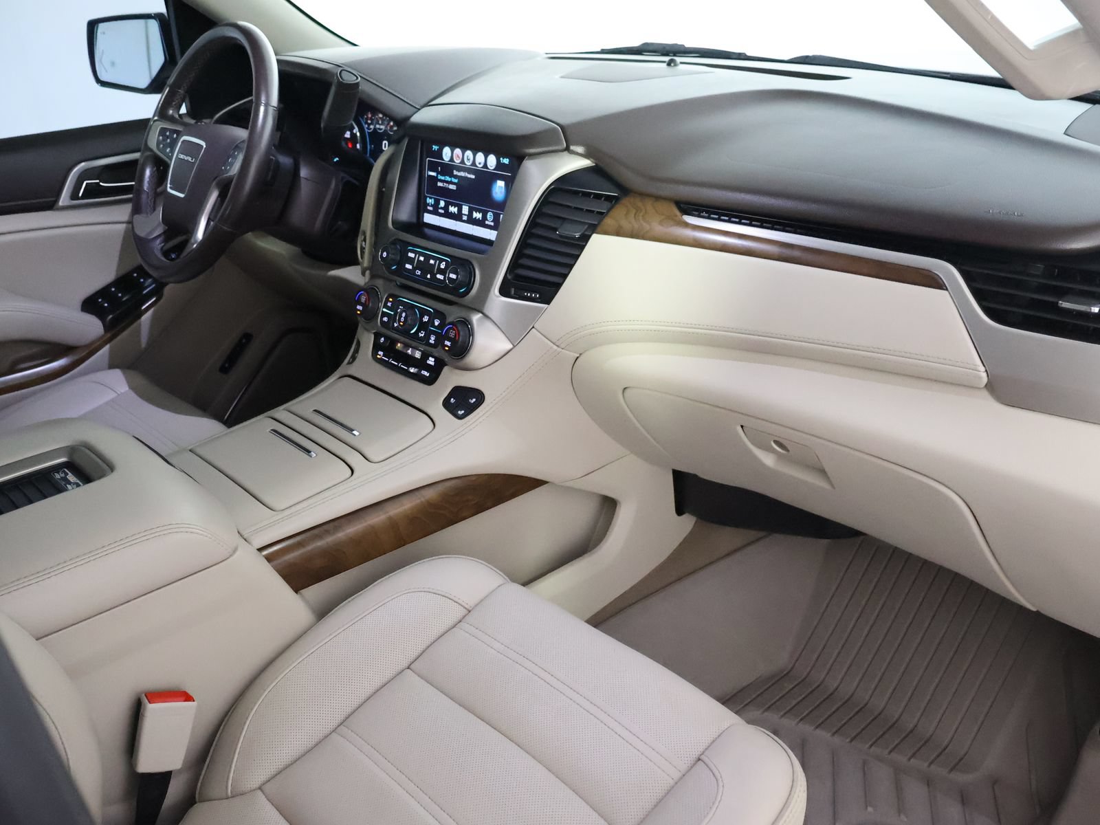 Used 2019 GMC Yukon Denali AWD/4WD image 59