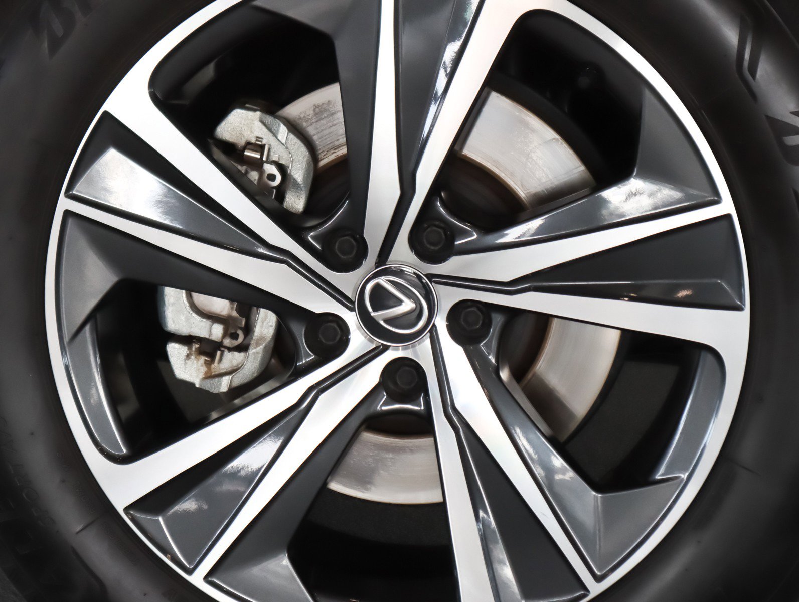 Used 2023 Lexus RX 350h RX 350h Premium image 5