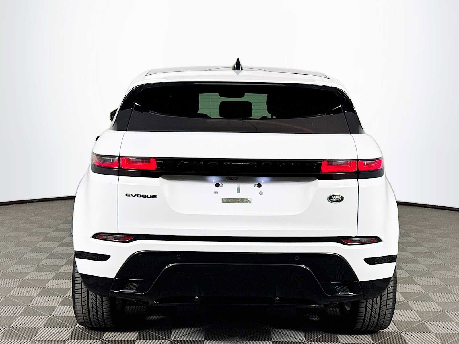 Used 2023 Land Rover Range Rover Evoque R-Dynamic SE image 6