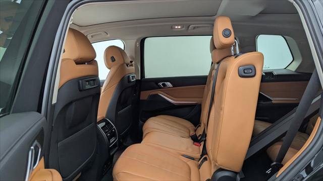 Used 2022 BMW X7 xDrive40i AWD/4WD image 17