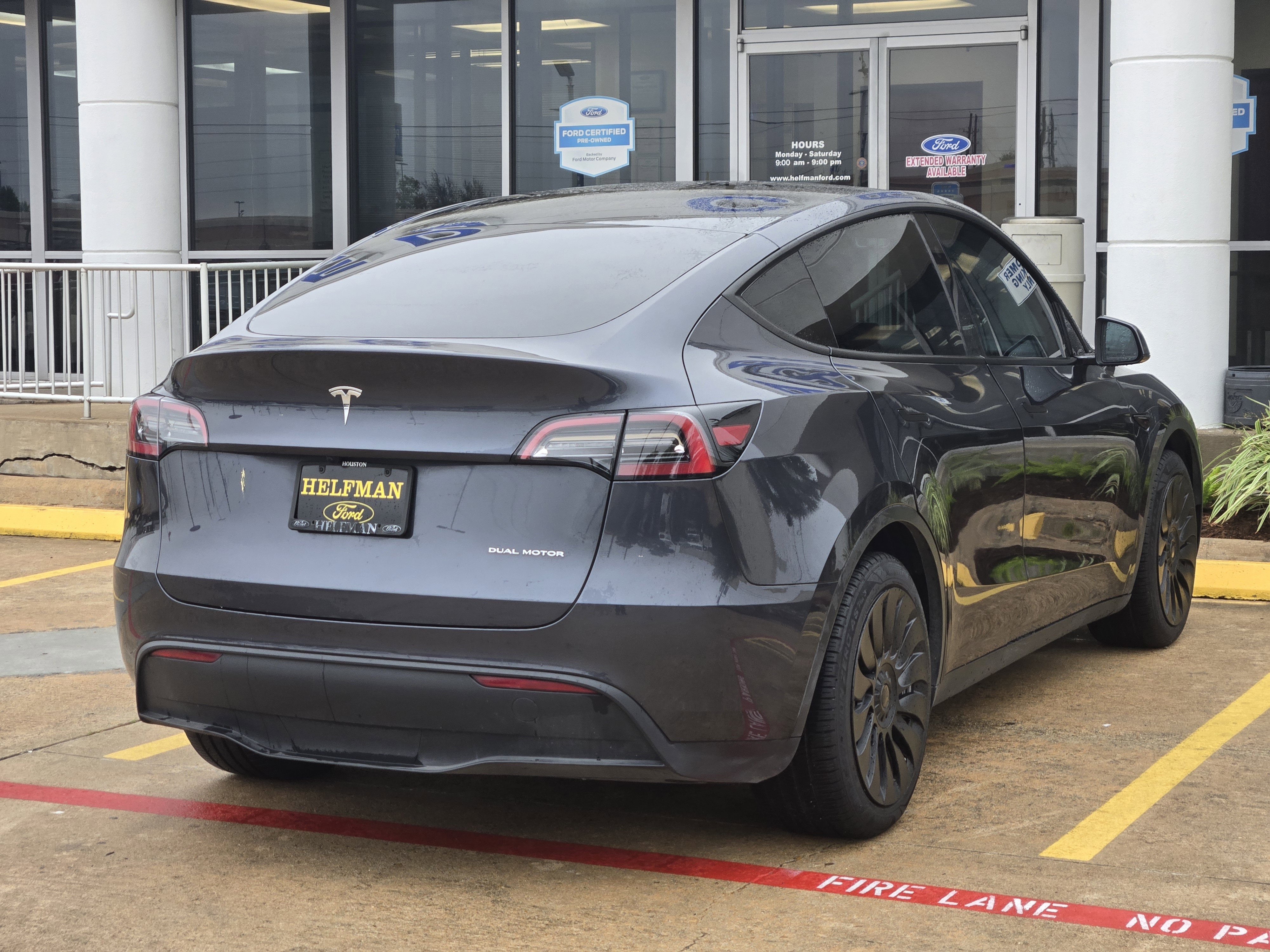 Used 2024 Tesla Model Y Long Range image 3