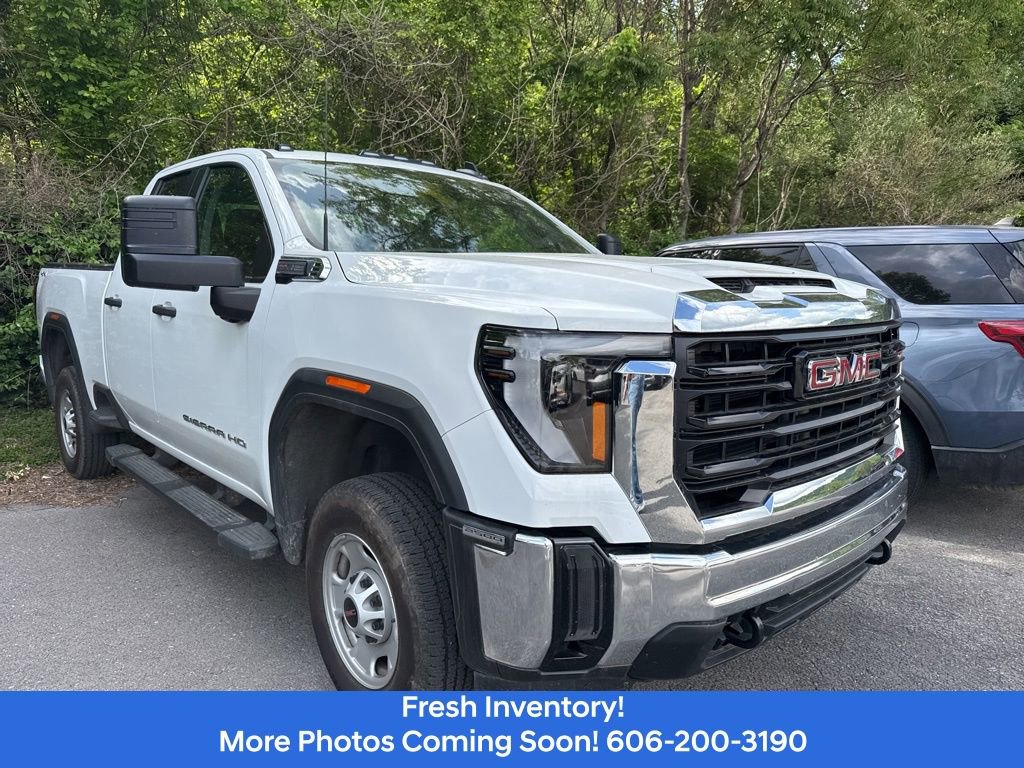 Used 2024 GMC Sierra 2500 Pro AWD/4WD image 3