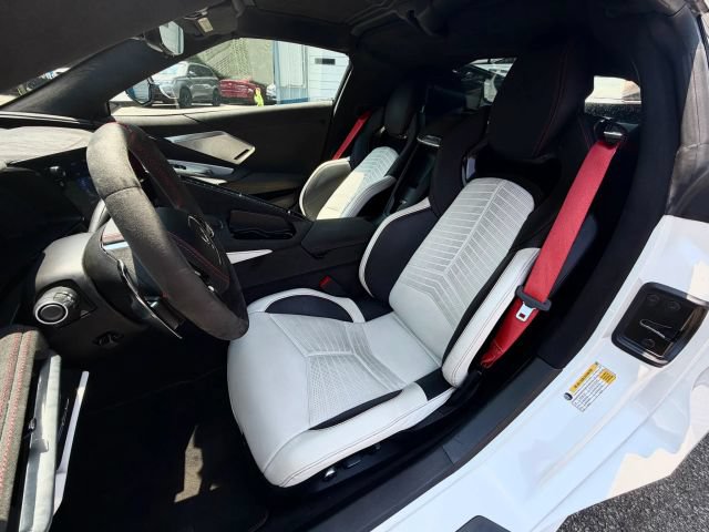 Used 2023 Chevrolet Corvette Stingray w/ 3LT RWD image 9