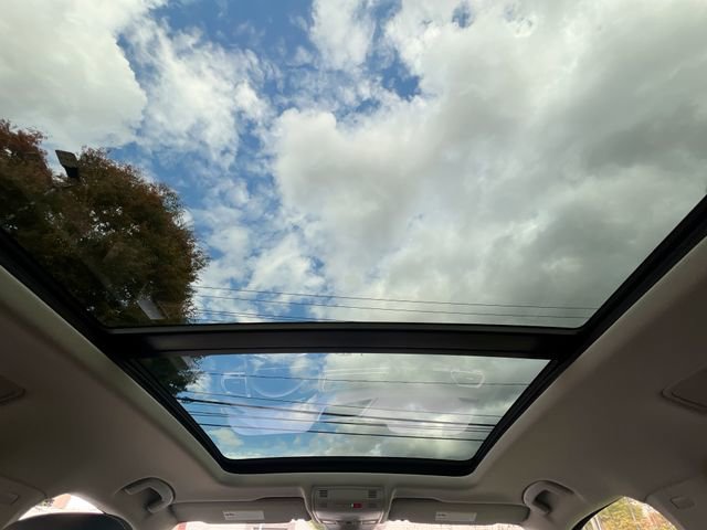 Certified 2022 Volkswagen Tiguan SE image 21