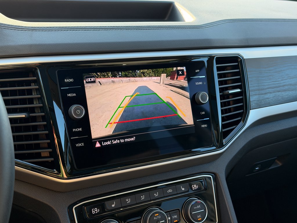 Certified 2023 Volkswagen Atlas SE w/ Panoramic Sunroof Package AWD/4WD image 17