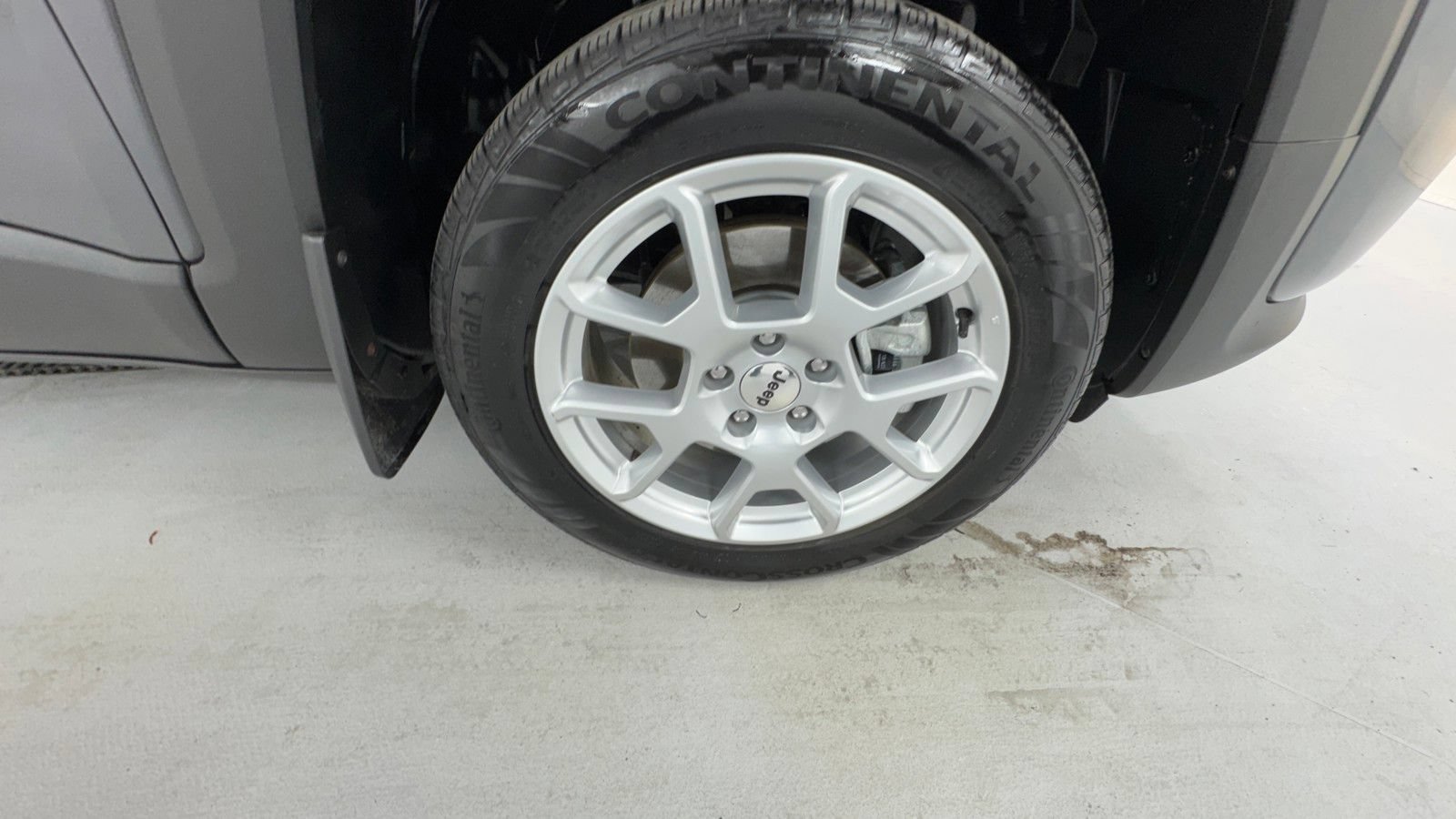 Used 2023 Jeep Renegade Latitude w/ Premium Group AWD/4WD image 9
