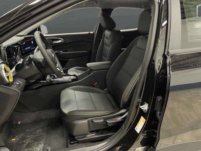 New 2026 Chevrolet Trax LT w/ Driver Confidence Package image 4