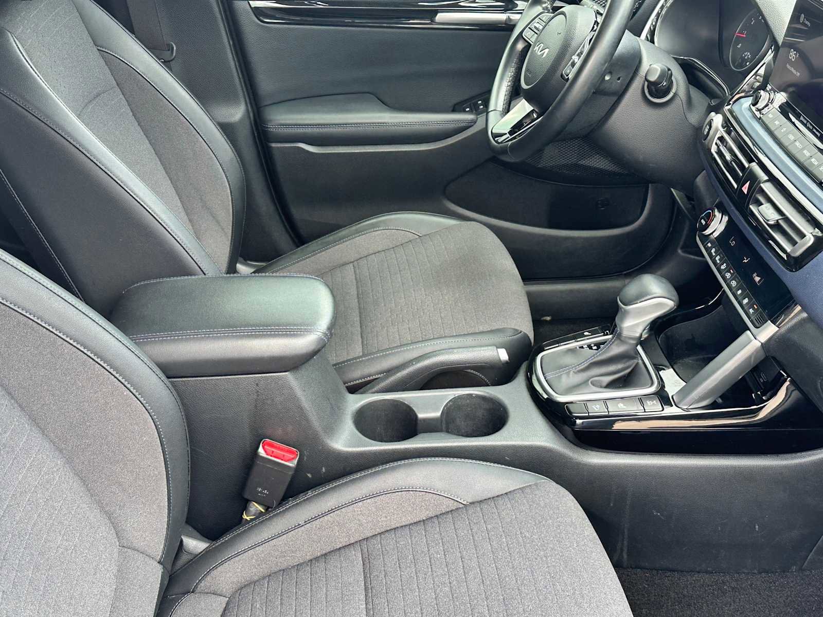 Certified 2022 Kia Seltos Nightfall Edition AWD/4WD image 19