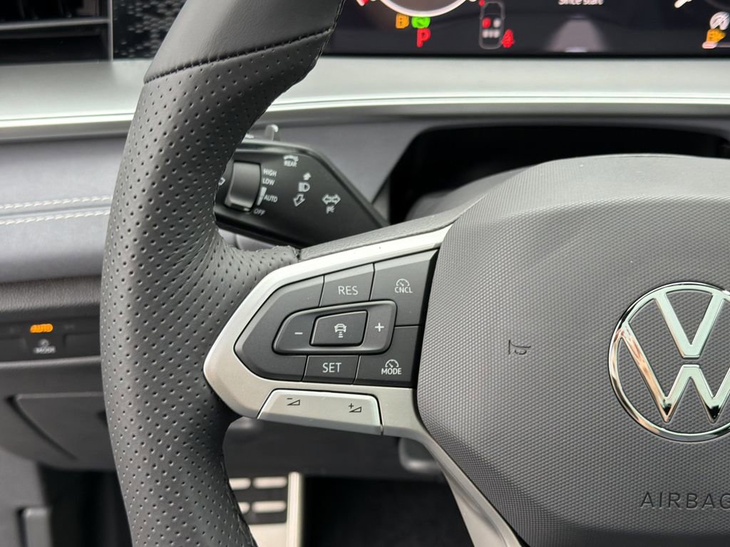 New 2026 Volkswagen Tiguan SE R-Line image 27