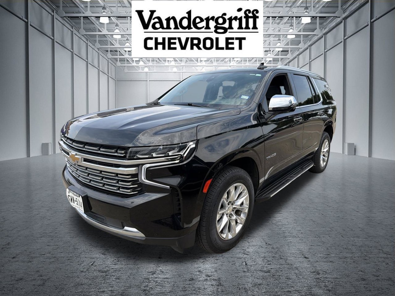 Used 2021 Chevrolet Tahoe Premier w/ Premium Package RWD image 1