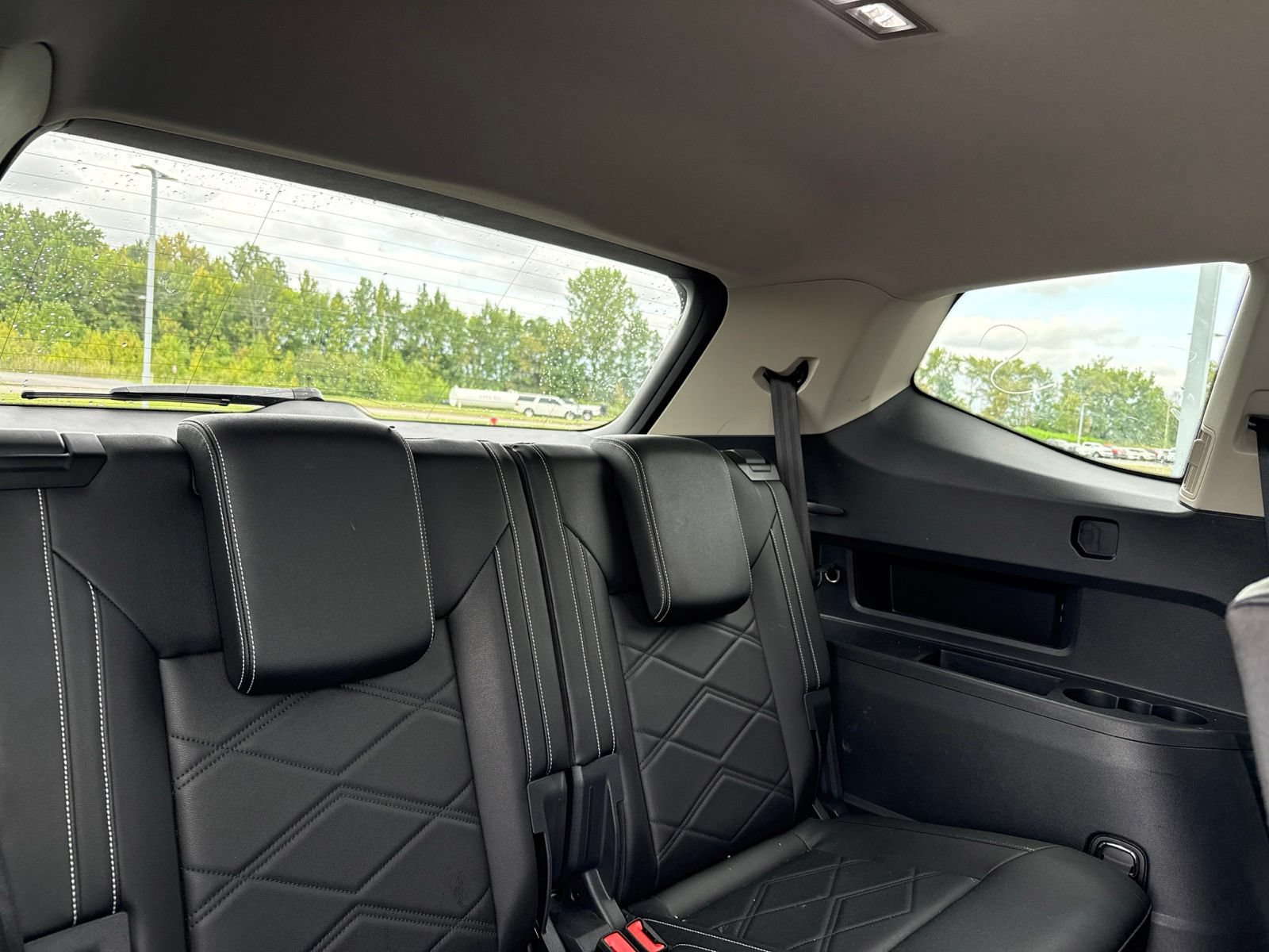 Used 2025 Volkswagen Atlas SE FWD image 18