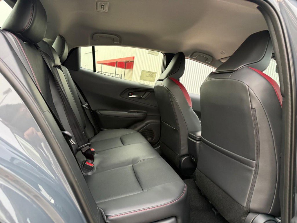 New 2026 Toyota Prius Plug-In Hybrid FWD image 7