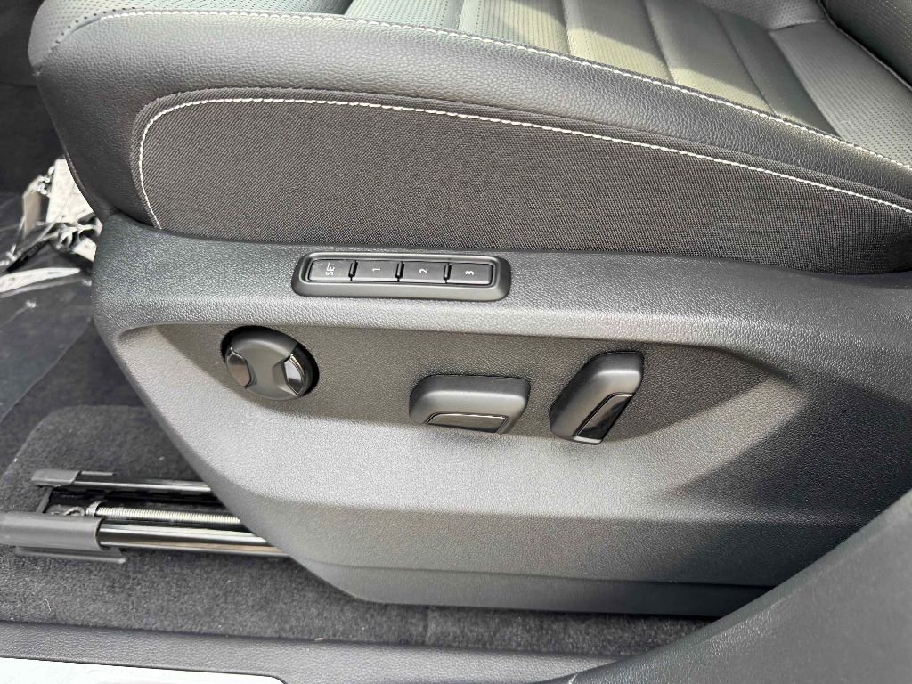 New 2026 Volkswagen Atlas Cross Sport SEL image 12