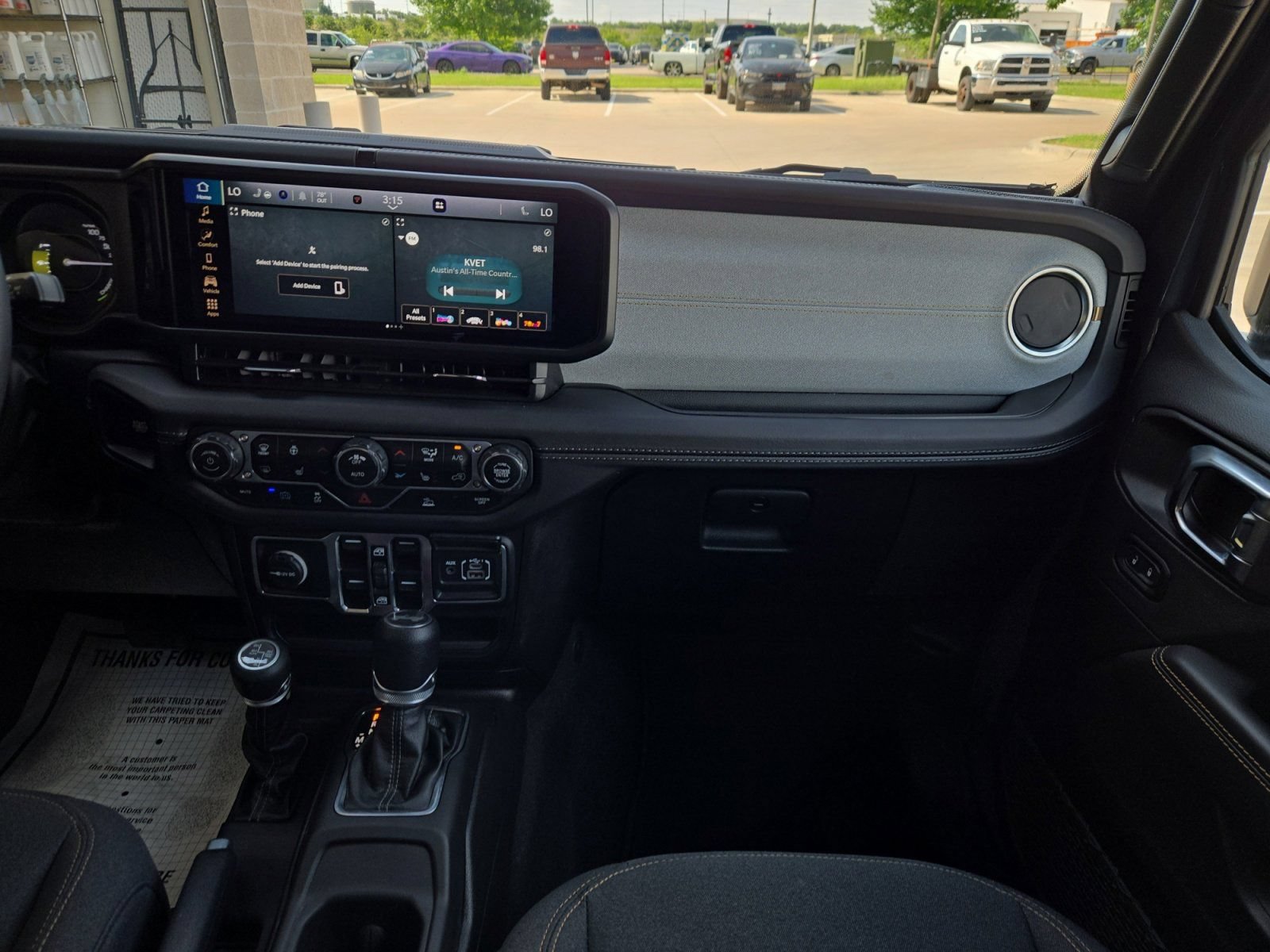 Used 2025 Jeep Wrangler Unlimited Sahara AWD/4WD image 20