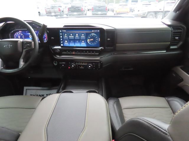 Used 2024 Chevrolet Silverado 2500 ZR2 w/ Technology Package image 28