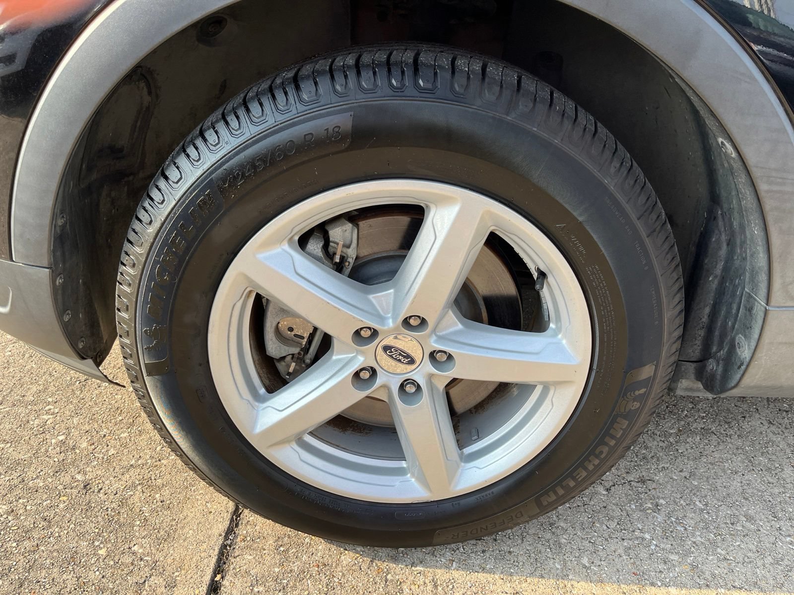 Used 2018 Ford Explorer XLT w/ Equipment Group 201A FWD image 7