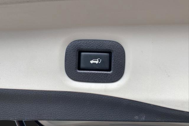 Used 2016 Nissan Rogue SL w/ SL Premium Package AWD/4WD image 27