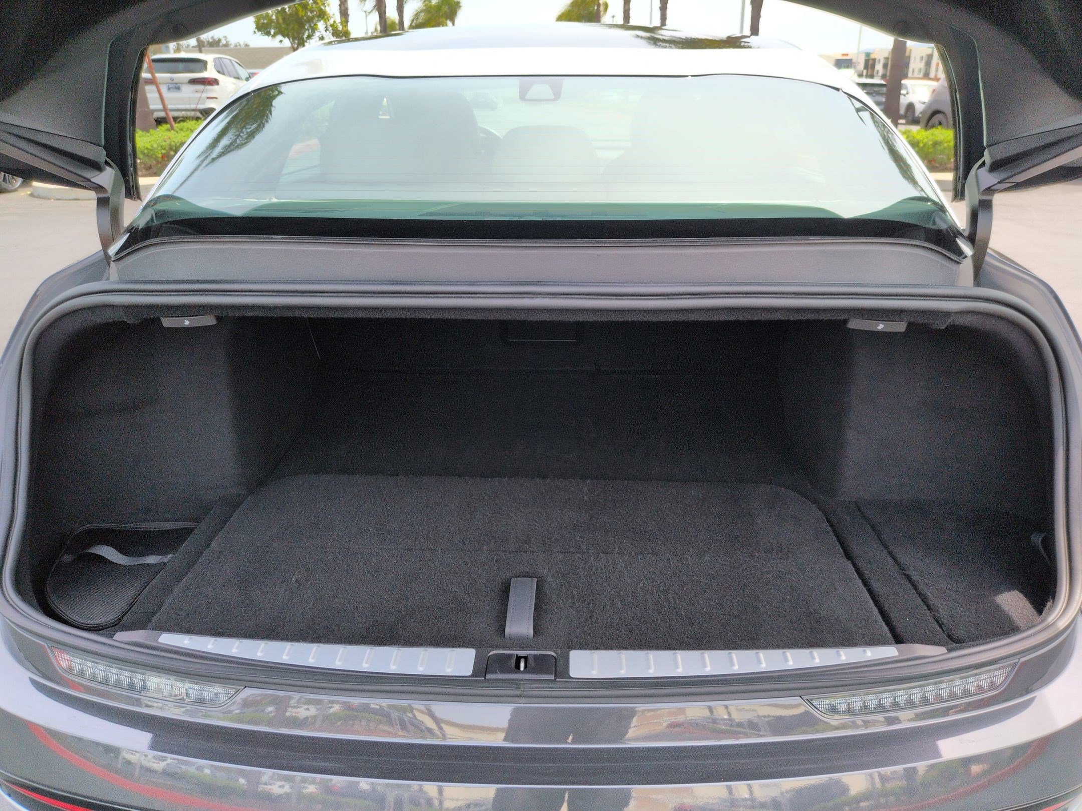 Used 2022 Lucid Air Grand Touring image 32