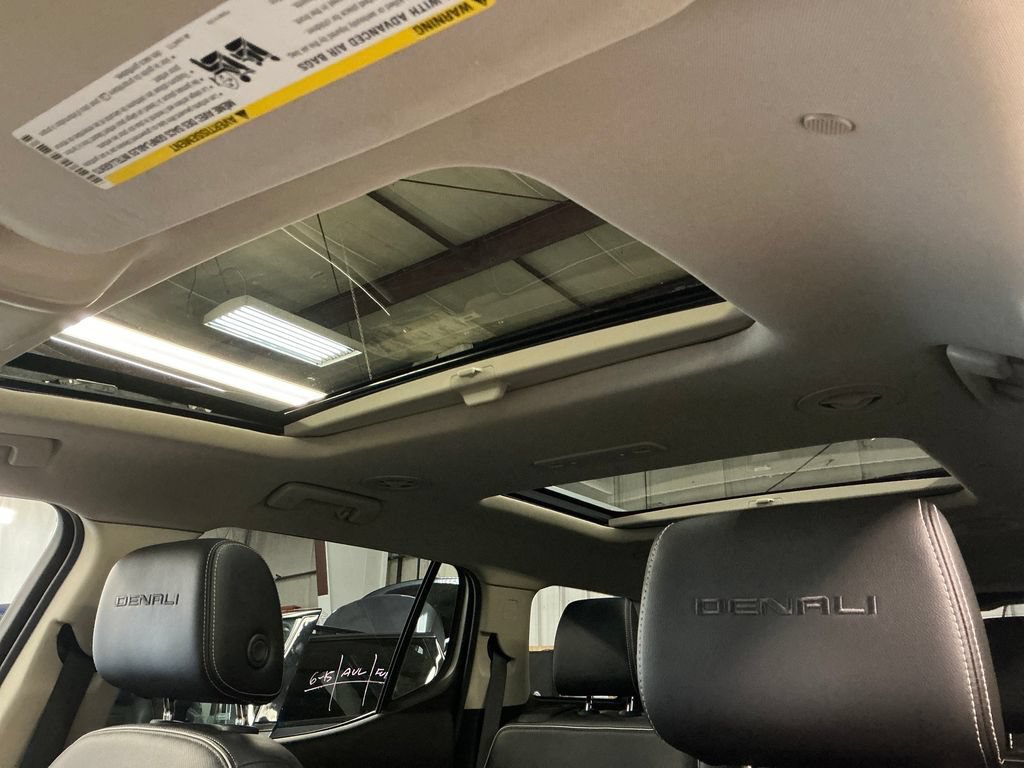 Used 2019 GMC Acadia Denali w/ Technology Package AWD/4WD image 13