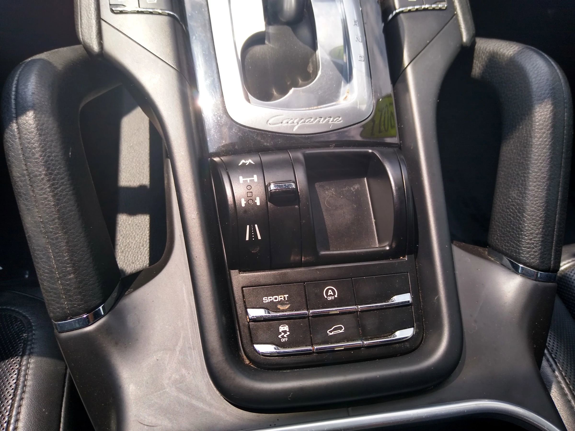 Used 2011 Porsche Cayenne AWD/4WD image 24