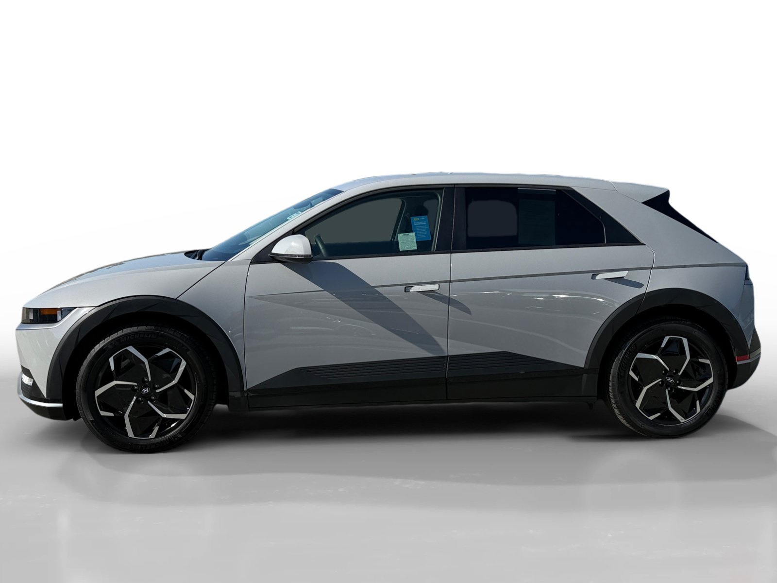 Certified 2024 Hyundai Ioniq 5 SE RWD image 2